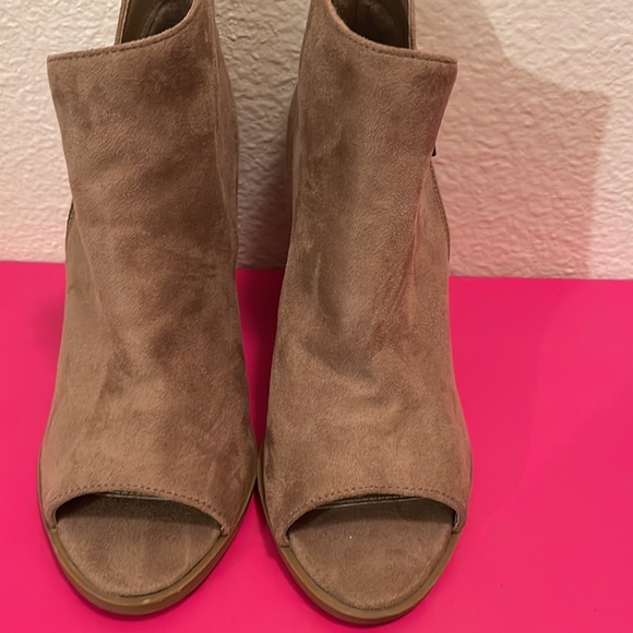Taupe booties - Picture 2 of 5